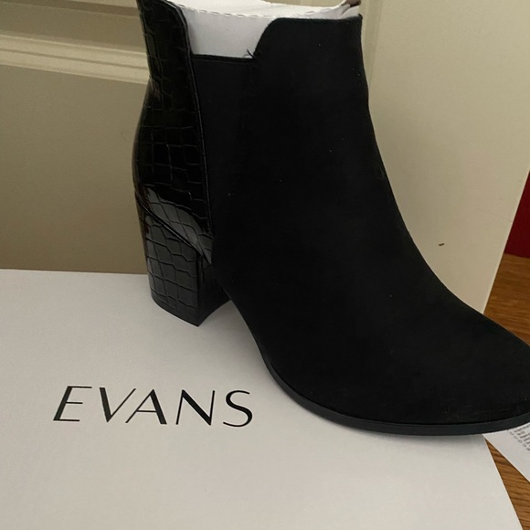 Doris Ankle Boot - Black - 6.5 Wide- Never Worn - Picture 10 of 10